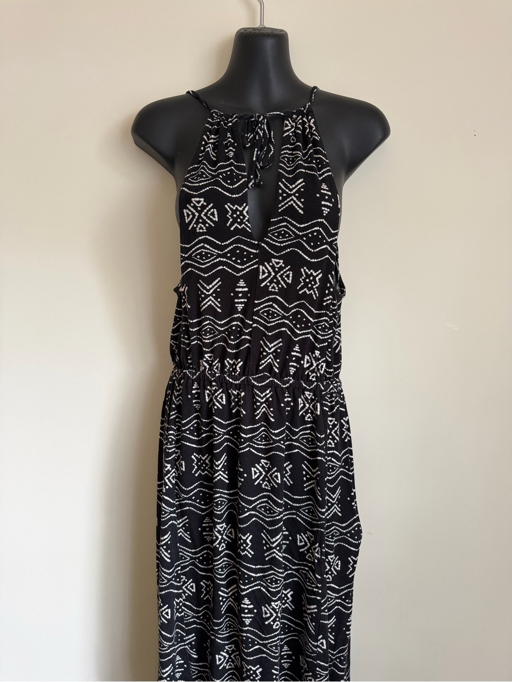 Luckybrand Sleeveless Keyhole Black & White Halter Maxi Dress